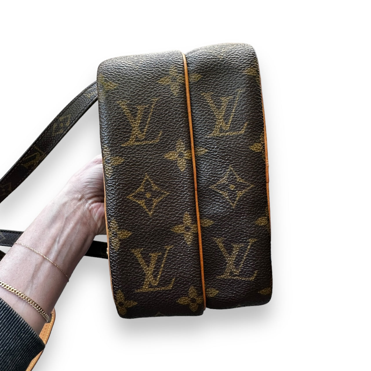 Louis Vuitton Vintage 2001 Amazon Crossbody